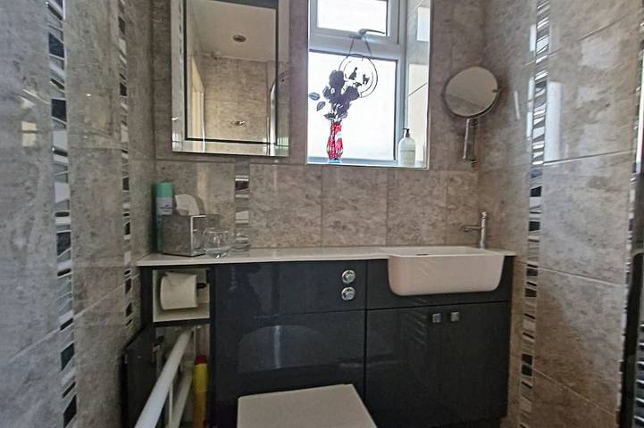 Ganze Wohnung, Stylish Studio Flat with Private Garden, Parking & Dog‑Friendly in Portsmouth, Südostengland