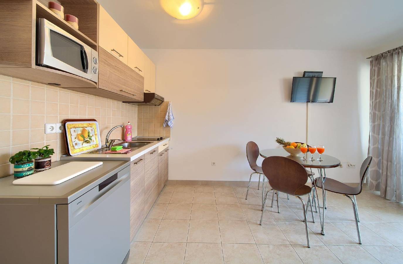Ganze Ferienwohnung, Appartement mit Terrasse in Silo (Krk), Krk