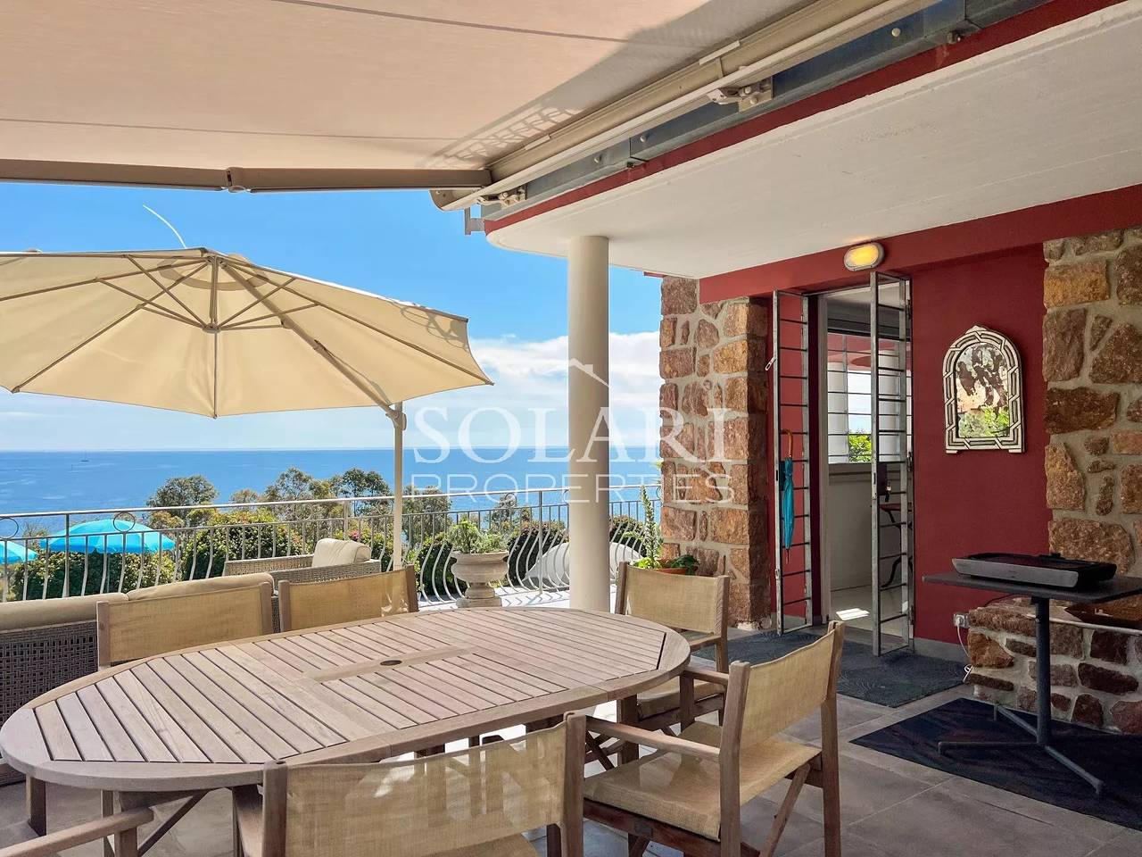 Ganze Wohnung, Ferienwohnung für 5 Personen mit Balkon/Terrasse in Saint-Raphaël, Massif de l'Esterel