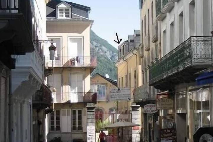 Gîte pour 3 personnes, avec sauna dans Office de Tourisme de Cauterets
