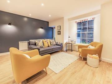 Log Cabin for 4 People in Tenby, Wales, Photo 3