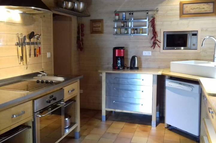 Villa pour 14 personnes, avec piscine, animaux acceptés