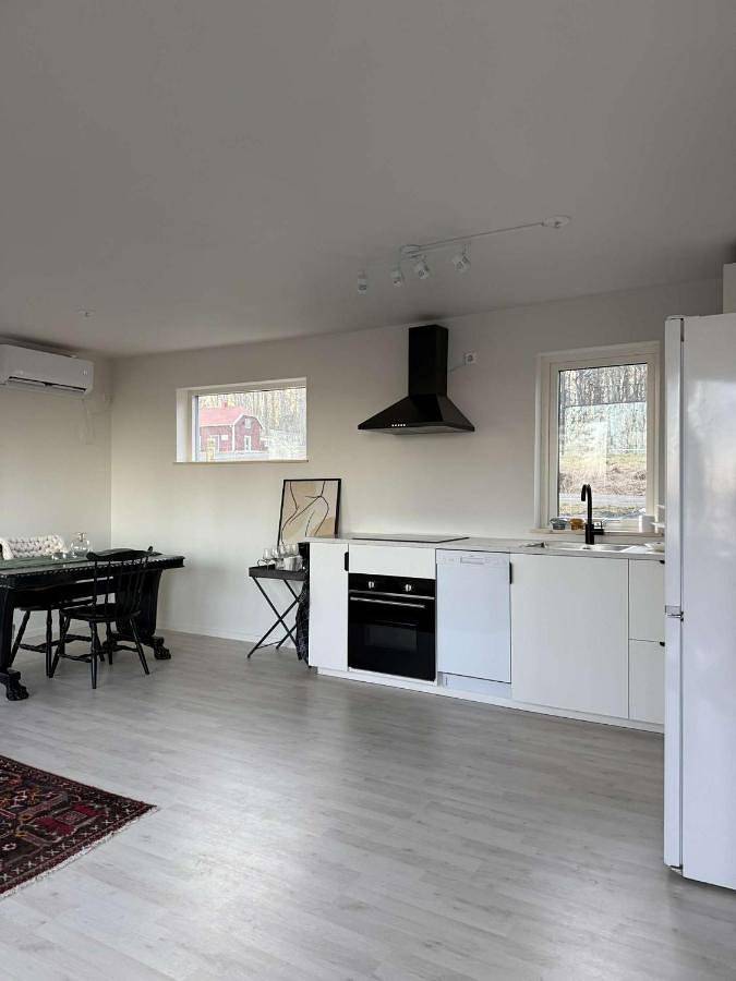 Ferienhaus für 3 Personen, mit Ausblick und Terrasse sowie Seeblick und Garten - 1