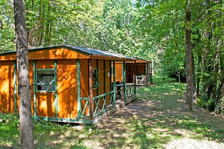 Location de vacances pour 6 personnes, avec Terrasse et Piscine à Escaro