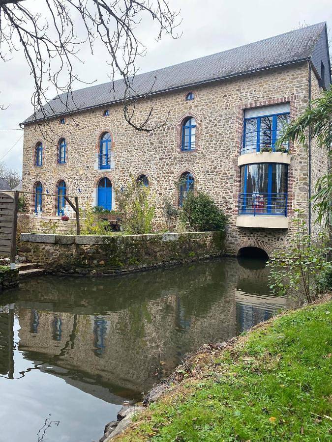 Cottage pour 2 personnes, avec jardin et vue à Montsûrs