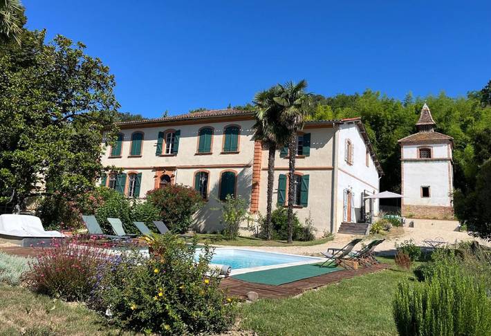 Chambre d’hôte pour 7 personnes, avec vue ainsi que piscine et jardin à Montastruc
