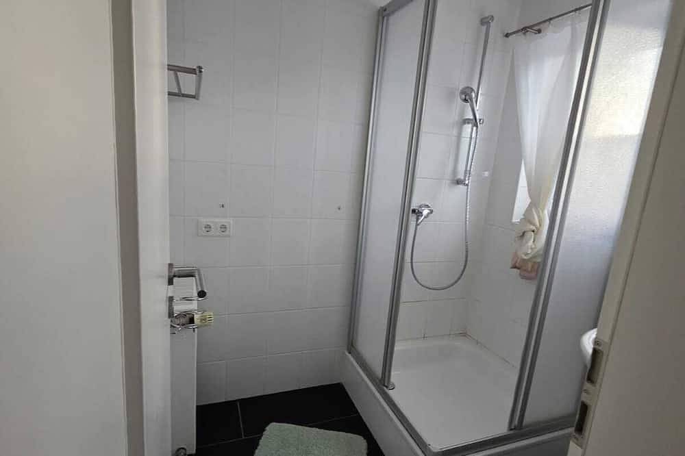 Shiraz-Home Ferienhaus in Holzminden,120m³ Privatsphäre für ungestörte Erholung in Holzminden, Landkreis Holzminden