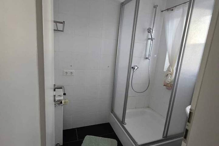 Shiraz-Home Ferienhaus in Holzminden,120m³ Privatsphäre für ungestörte Erholung in Holzminden, Landkreis Holzminden