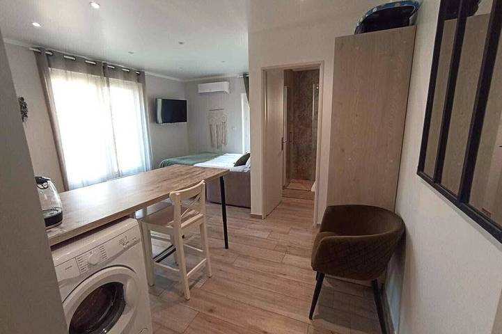 Appartement entier, Appart' Hôtel avec terrasse, Clim, TV connectée in Tulette, Région de nyons