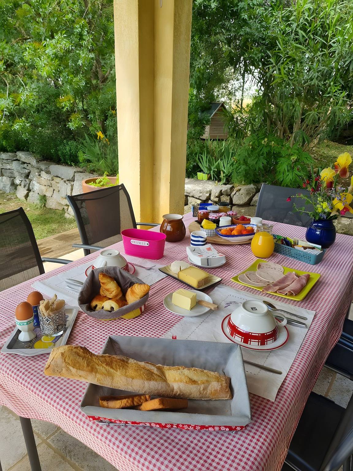 Habitación de huéspedes «Villa Same» con piscina privada, Wi-Fi y aire acondicionado in Saint-Maximin-la-Sainte-Baume, Región Brignoles