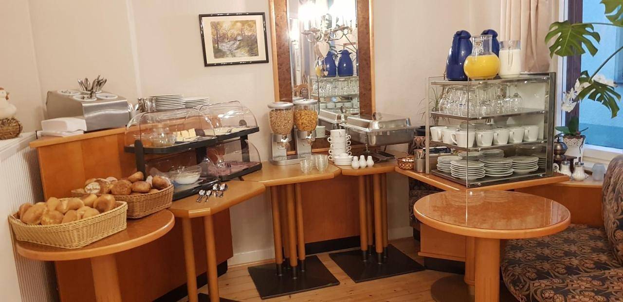 Cafe-Konditorei-Pension Sander in Niederfell, Osteifel