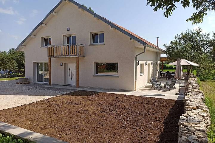 Location de vacances pour 15 personnes, avec jardin ainsi que jacuzzi et balcon à Échevannes