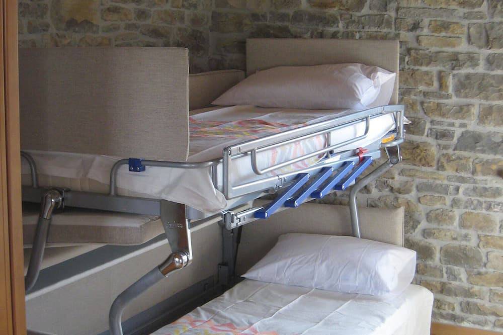 Restored Old Stone Farmhouse With Private Pool - Ideal For Families in Buje, Središnja Istra