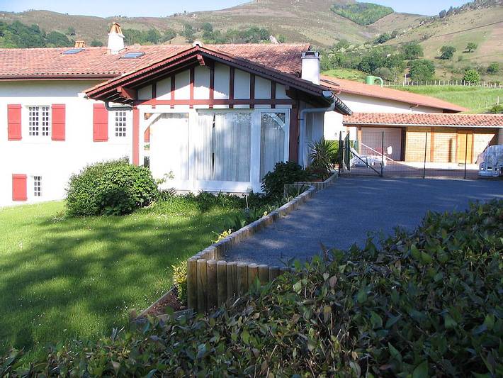 Gîte pour 12 personnes, avec terrasse et piscine à Ainhoa - 2