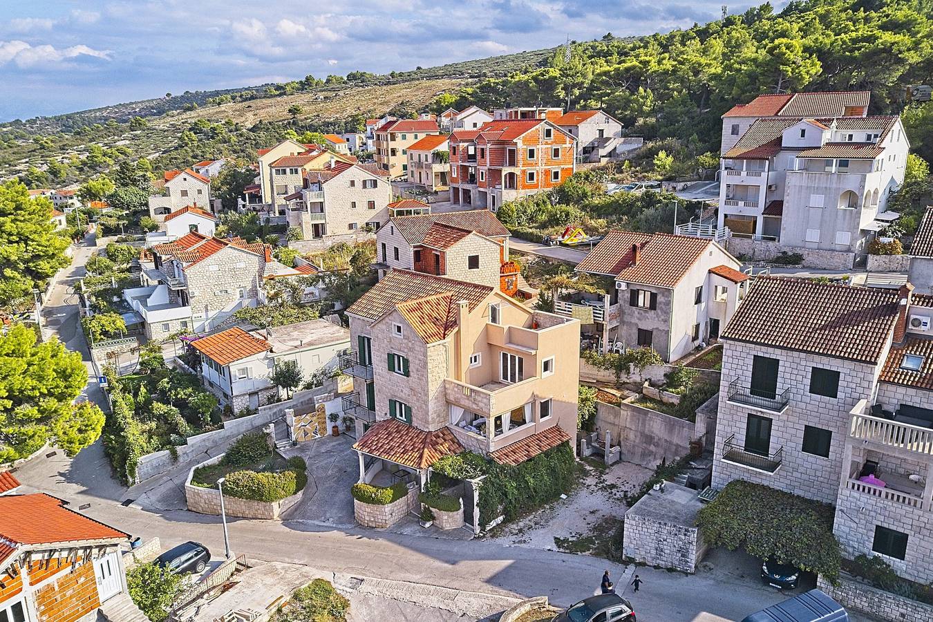Ganze Wohnung, 1-Zimmer-Ferienwohnung mit Terrasse und Meerblick Postira, Brac A-2913-c in Postira, Brac