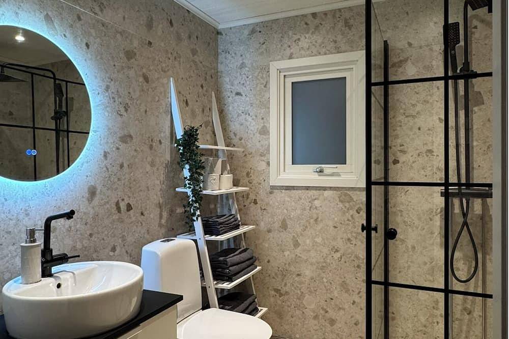 Holiday Home with Private Hot Tub in Hultsfred in Hultsfreds und Umgebung