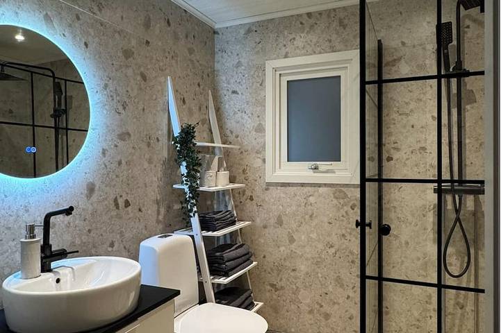 Holiday Home with Private Hot Tub in Hultsfred in Hultsfreds und Umgebung