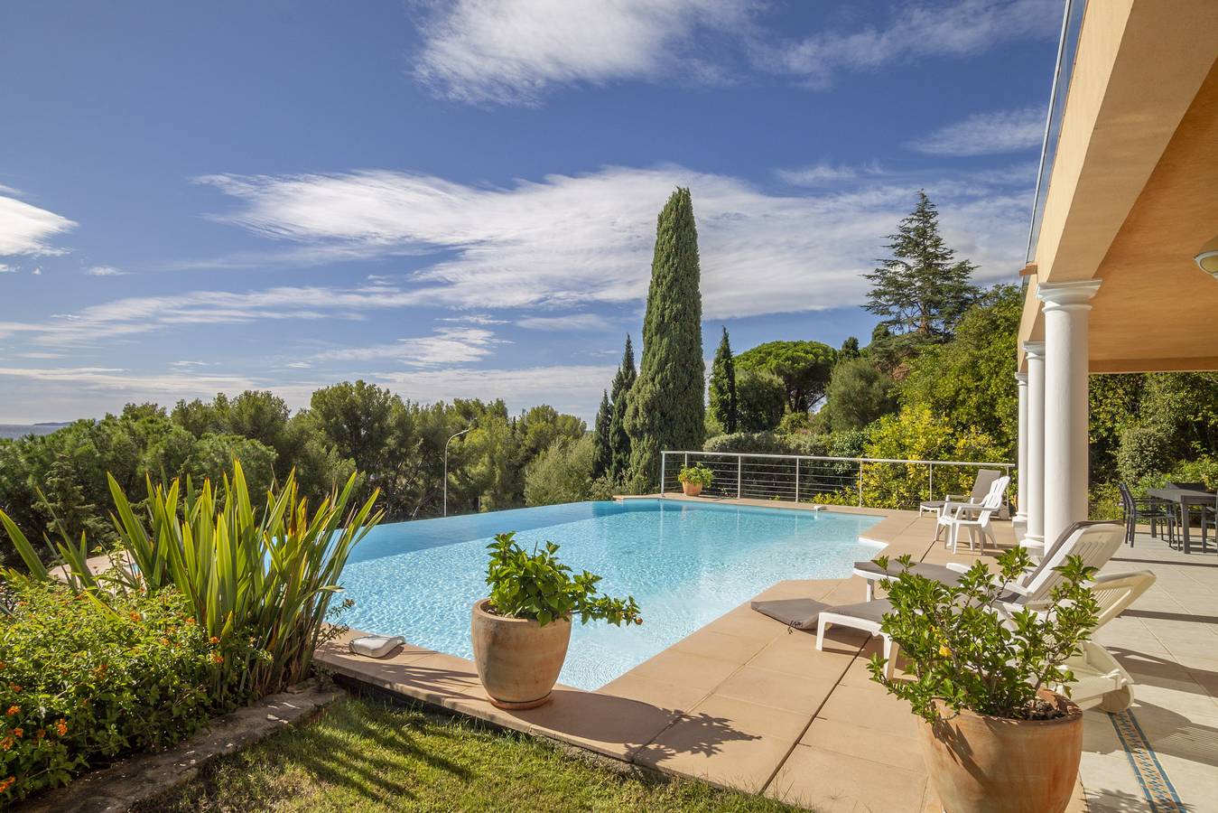 Villa Lili Rose (12p) with pool in Le Lavandou in Plage d'Aiguebelle, Le Lavandou