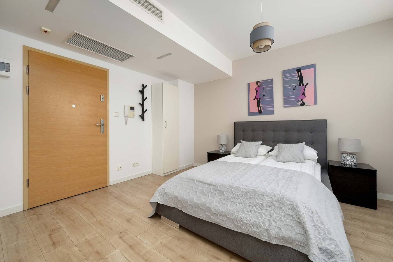 Studio entier, Krawiecka 1 | Wrocław | Bright Apartment | Parking&Ac in Wrocław, Bas-Silésie