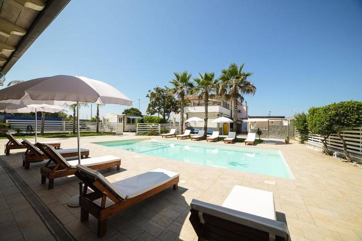 B&b per 4 persone, con giardino e panorama nonché piscina, con animali domestici a Pontecagnano Faiano