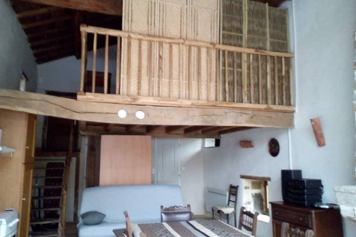 Gîte pour 6 personnes, avec Terrasse et Jardin à Secondigny