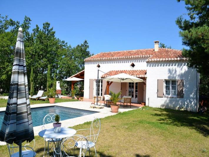 Maison de vacances pour 4 personnes, avec Terrasse ainsi que Jardin et Piscine