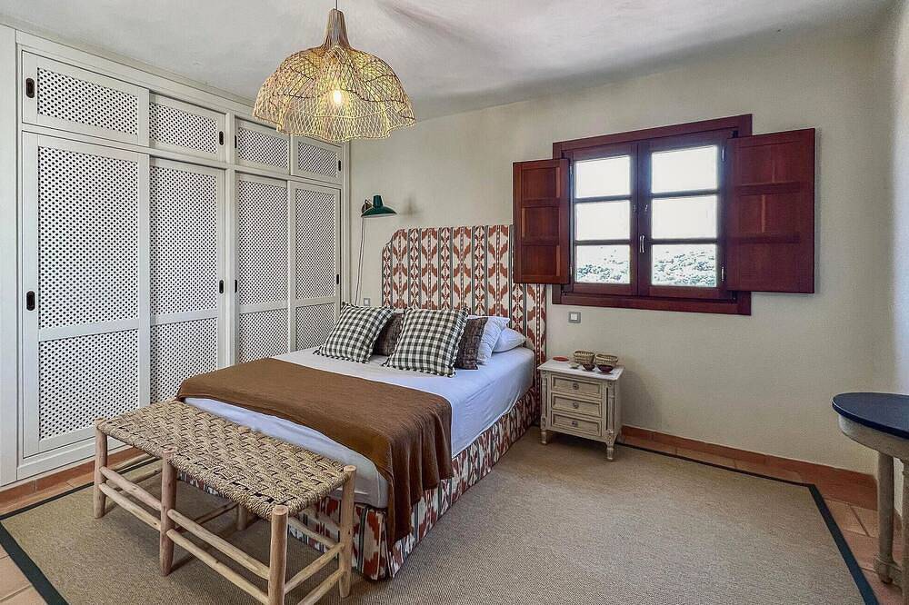 Cozy home in Algatocin with private swimming pool, can be inside or outside in Algatocín, Los Alcornocales