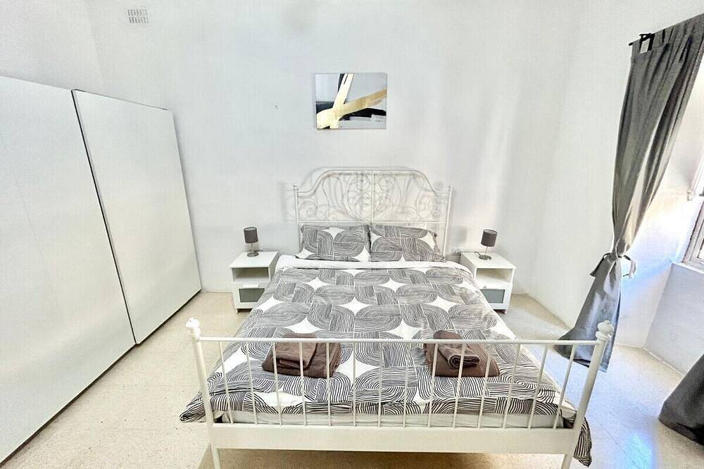 Geheel appartement, St Julians - Balluta Bay large 3 bedroom apartment in San Giljan, Malta