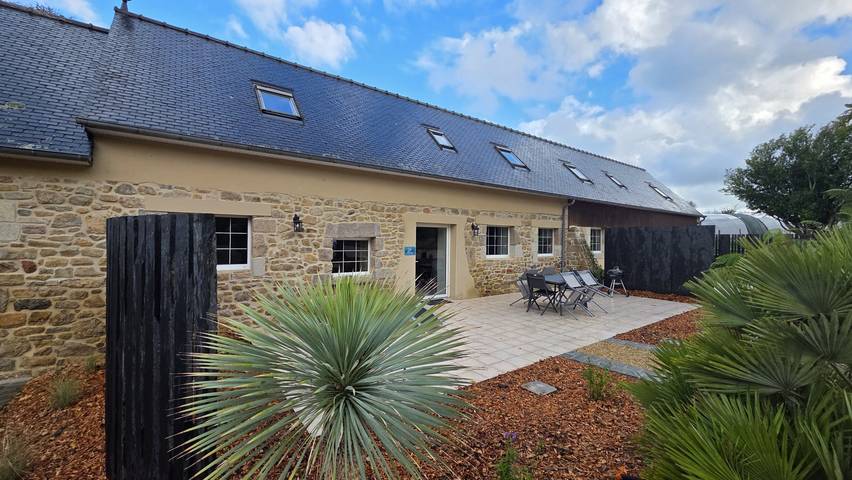 Gîte pour 4 personnes, avec jardin et terrasse en Cotes-d'Armor - 2