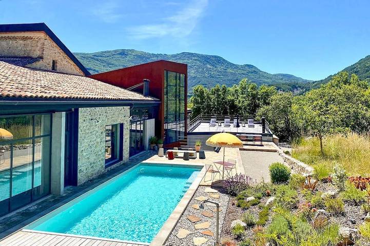Villa pour 12 personnes, avec jacuzzi et jardin