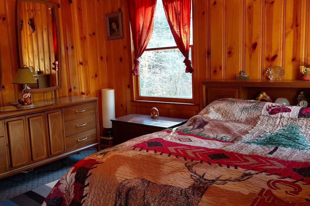 Ponderosa Cabin ~ rustic comfort + Wifi by Sequoia & Kings Canyon National Parks in Kings Canyon Nationalpark
