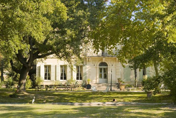 Chambre d’hôte pour 4 personnes, avec Terrasse et Jardin ainsi que Piscine et Vue à Saint-Hippolyte-le-Graveyron