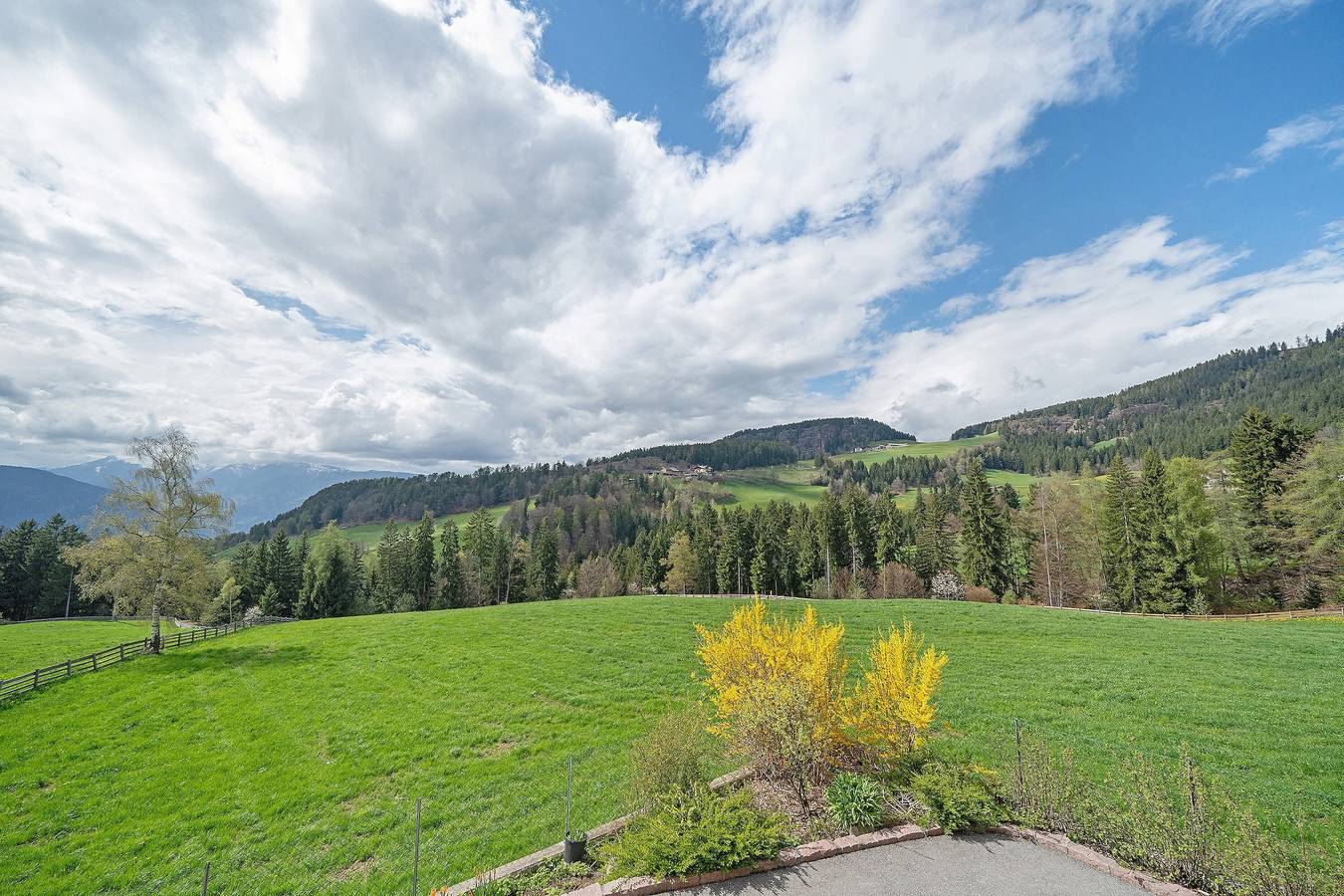 Ganze Wohnung, Ferienwohnung 'Waldheim' mit Bergblick, Wi-Fi und Klimaanlage in Vöran, Sarntaler Alpen