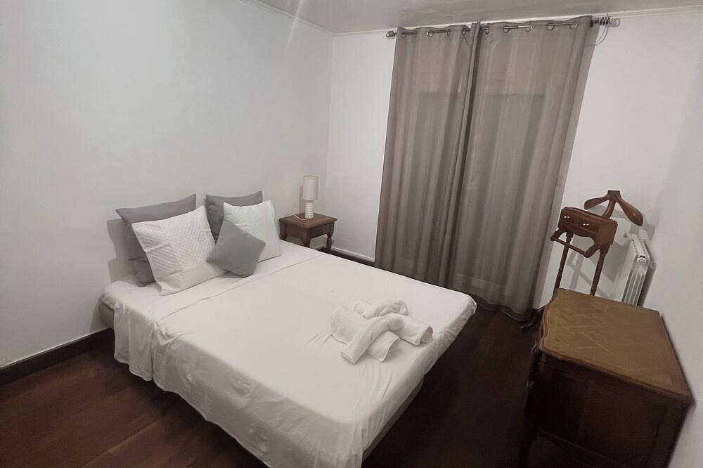 Typical, very spacious villa with private pool on the seafront in Marseille, Marseille und Umgebung