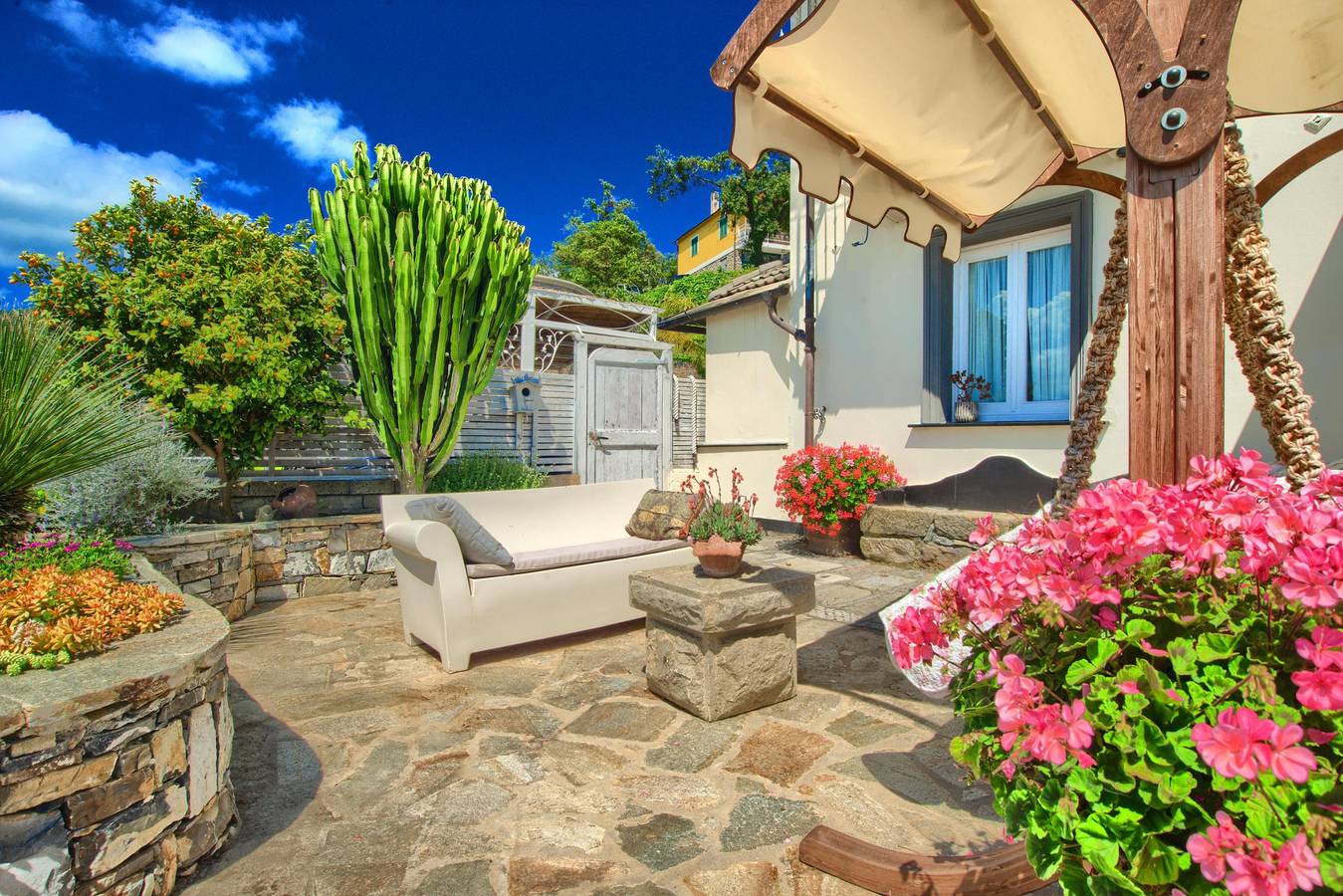 Villa für 4 Personen mit Balkon/Terrasse in Pontedassio, Riviera di Ponente
