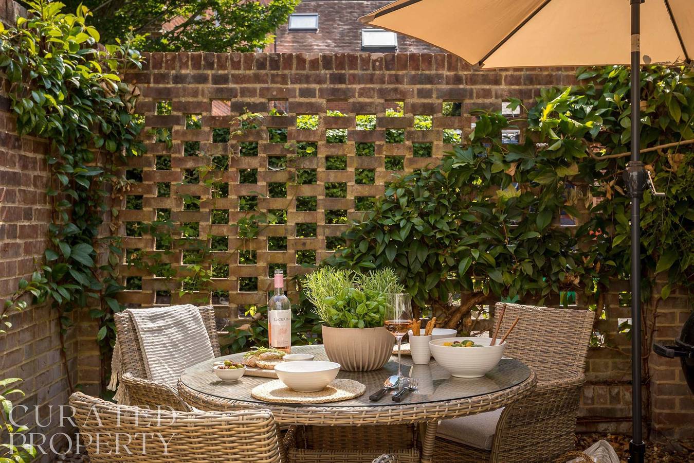 Charming Mews House in Historic Winchester in Winchester, South-Downs