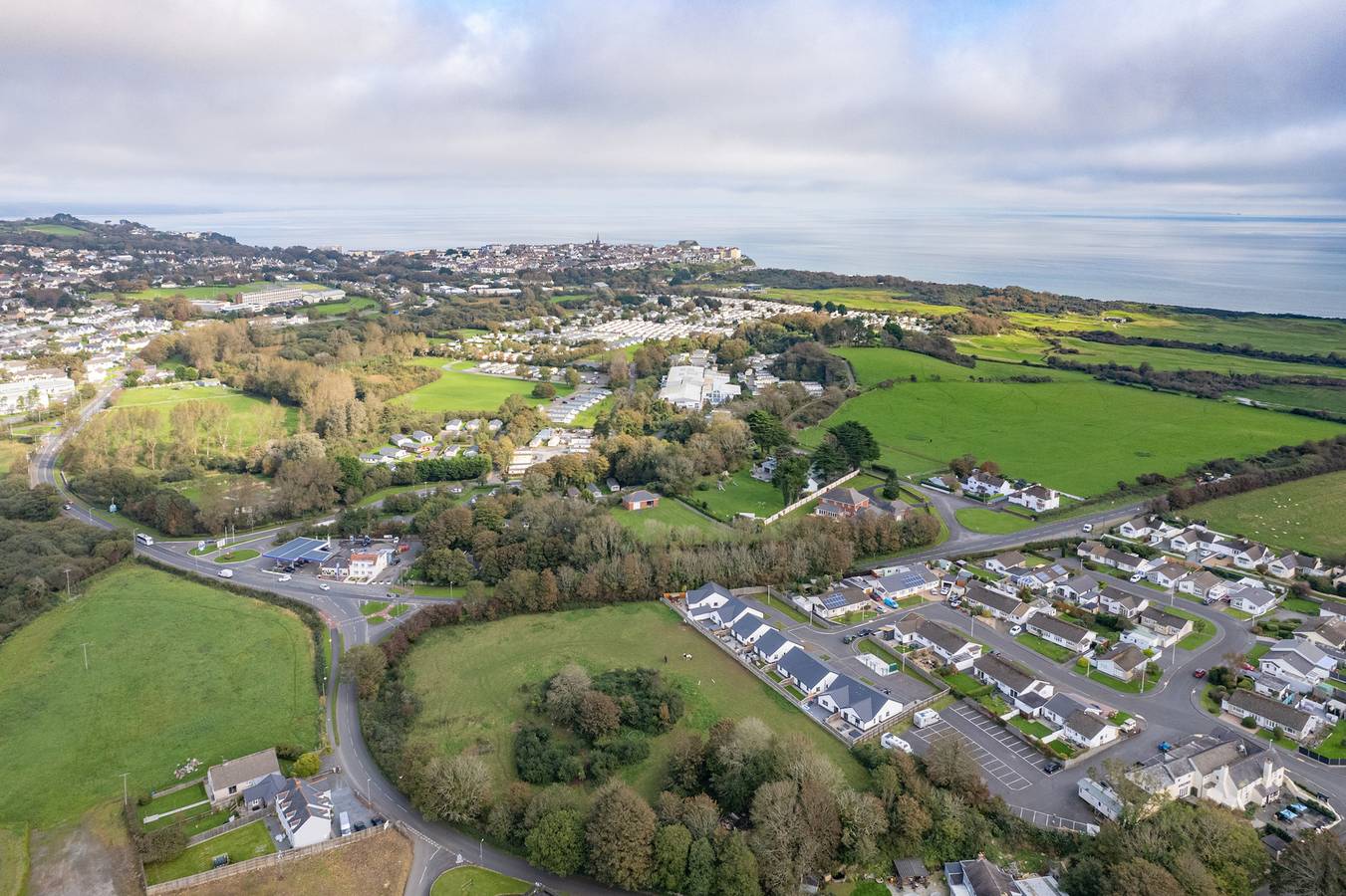The Paddock - Lovely Cottage with Hot Tub in Penally, Pembrokeshire