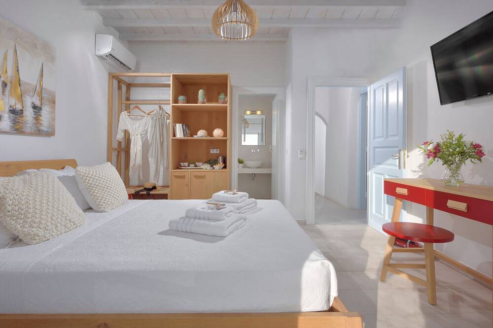 Mini Suite with Sea View in Agios Stefanos, Mykonos