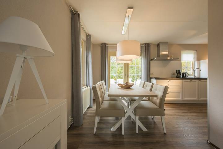 Bungalow für 6 Personen, mit Balkon/Terrasse und Terrasse sowie Garten und Sauna in Zeeland