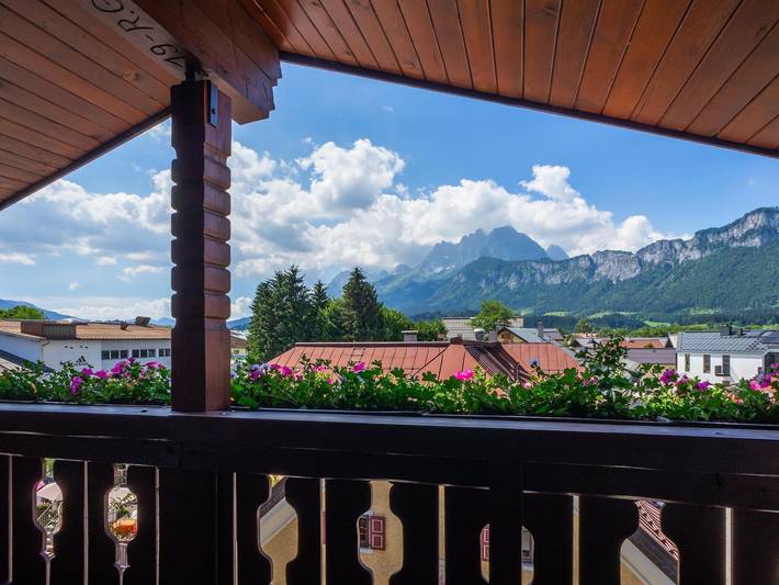 Ferienwohnung für 6 Personen, mit Balkon und Terrasse sowie Sauna in St Johann in Tirol