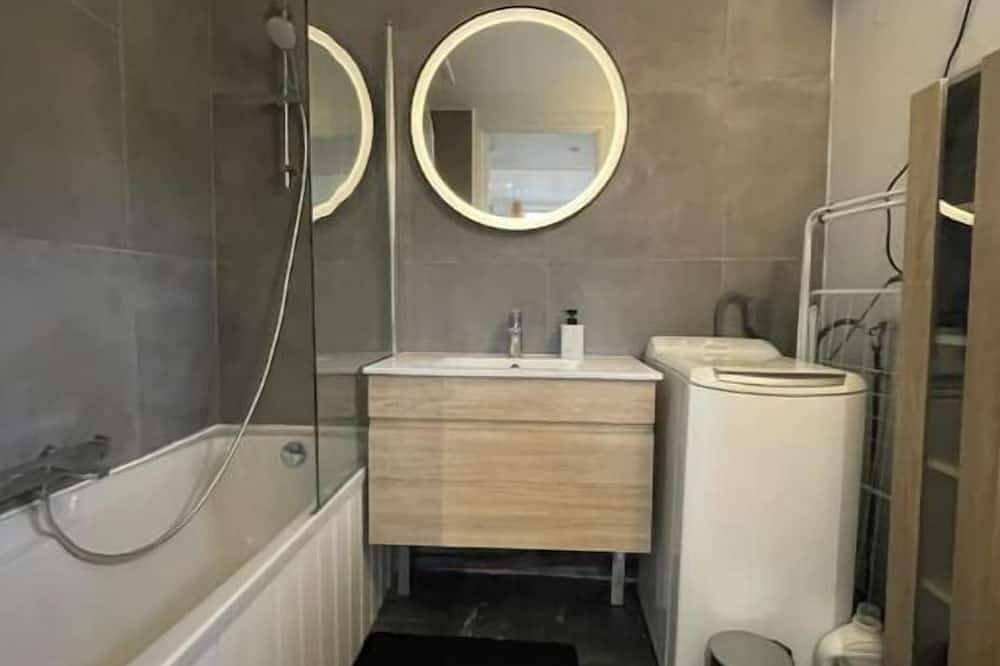 Appartement entier, Gîte Le Duplex - 5min de la gare vers Lille-Lens-Arras in Phalempin, Région de Lille