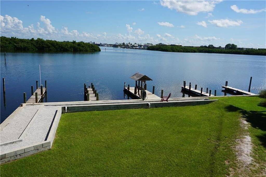 Ganze Wohnung, Bright & New Condo Schritte vom Strand und der Bucht entfernt in Englewood Beach, Manasota Key