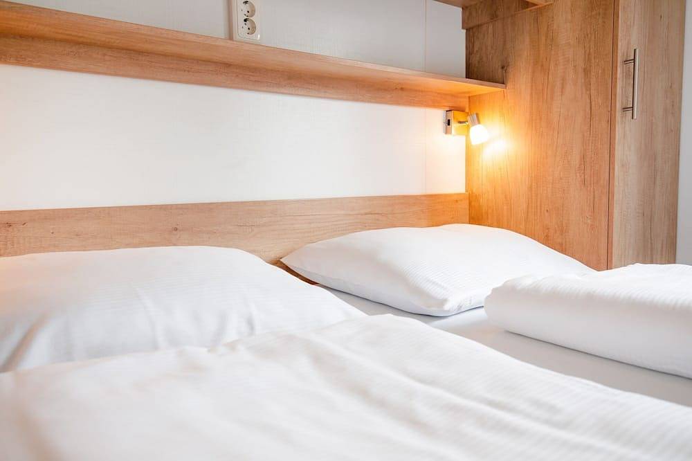 Covered Terrace Chalet at Leukermeer in Bergen (Limburg), De Maasduinen National Park