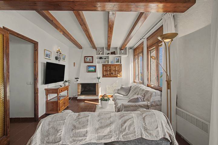 Apartamento entero, Apartamento 'Sea Breeze' con terraza, jardín compartido y Wi-Fi in Costa del Garraf