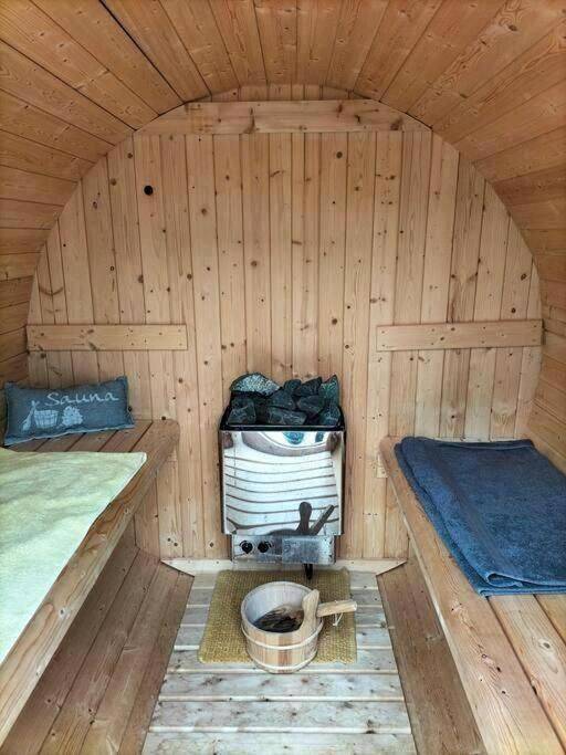 Ferienhaus für 4 Personen, mit Ausblick und Sauna sowie Seeblick und Garten, mit Haustier am Biggesee - 3