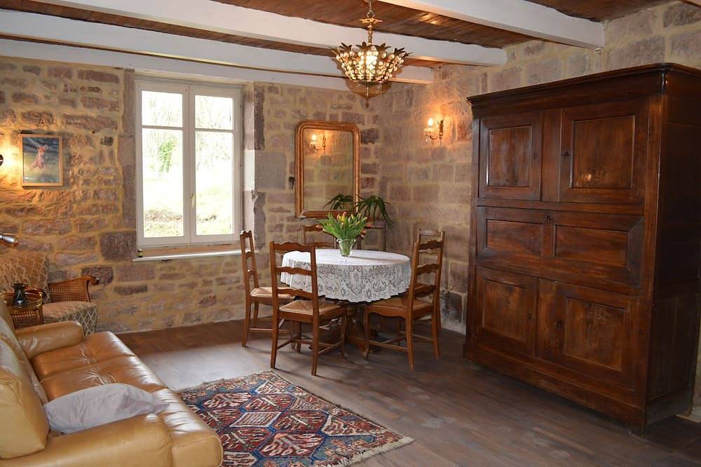 Petit chalet rustique avec terrasse u. Hochgarten en périphérie in Tignécourt, Neufchâteau