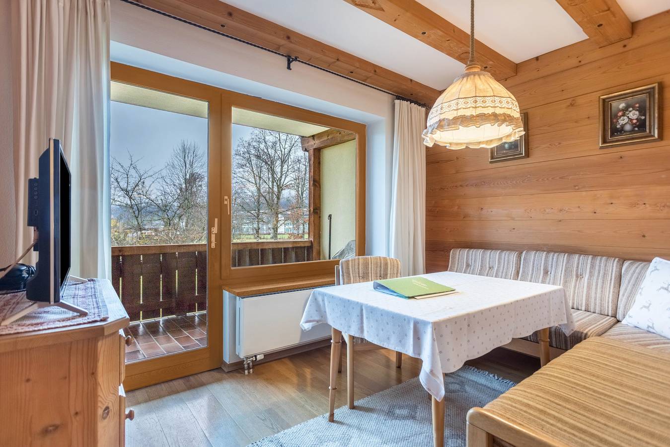 Ganze Wohnung, Ferienwohnung "1 Apartment mit Balkon" mit Bergblick, Privatem Balkon und Wlan in Schönau am Königssee, Berchtesgadener Alpen