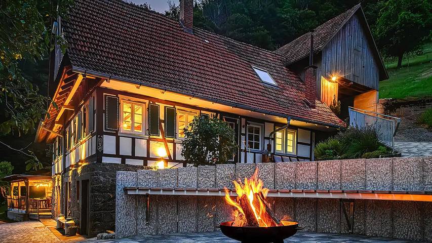 Ferienhaus für 10 Personen, mit Sauna und Whirlpool sowie Garten - 1
