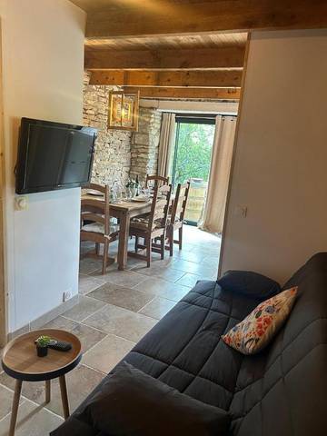 Location de vacances pour 6 personnes, avec jardin et vue, animaux acceptés à Saint-Chels