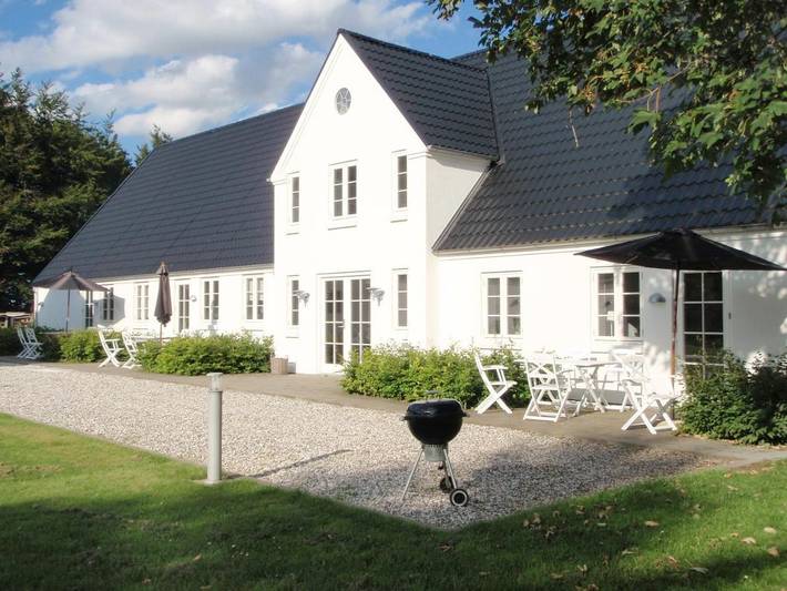Ferienwohnung für 5 Personen, mit Terrasse und Whirlpool sowie Garten und Sauna in Herning